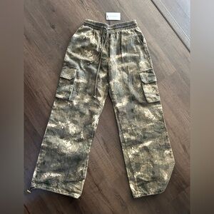 Cargo camouflage pants